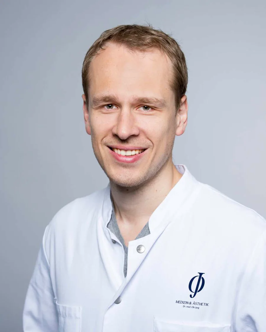 Porträt Dr. Dr. Ole Jung, Facharzt für Dermatologie